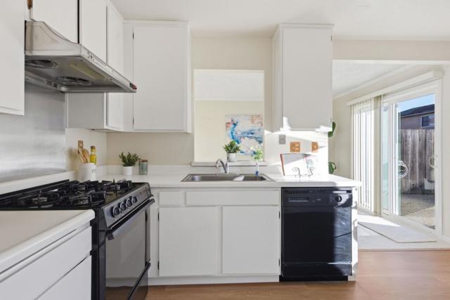 55 Saint James Court, Daly City CA: https://media.crmls.org/mediaz/13998dcf-b195-4832-8f4a-a54e1a31fb2e.jpg