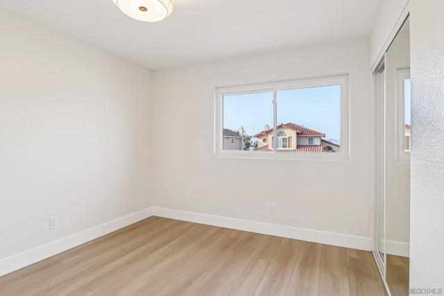 664 Crescent Dr, Chula Vista CA: https://media.crmls.org/mediaz/13999660-4cd1-4d7f-aa2a-4f9bbd58c451.jpg