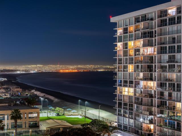 1810 Avenida Del Mundo, Coronado CA: https://media.crmls.org/mediaz/1399d4cb-48ec-4060-914f-44ae2b1fc996.jpg