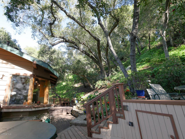 2442 Valley Meadow Drive, Oak View CA: https://media.crmls.org/mediaz/1399dc18-9510-4c86-8276-5d547dfc4e23.jpg