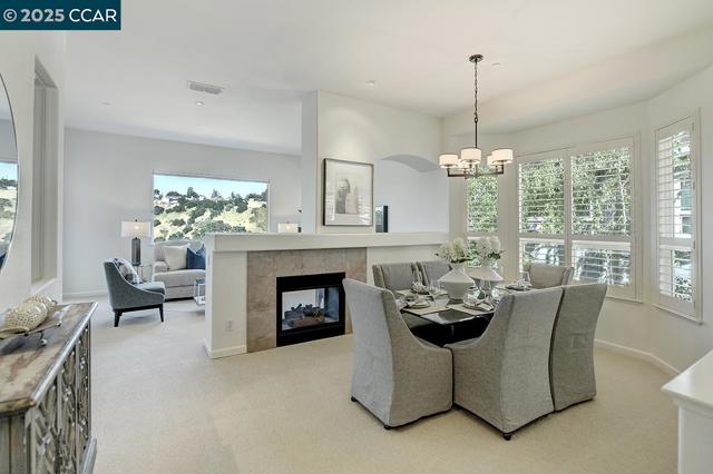 2916 Saklan Indian Dr, Walnut Creek CA: https://media.crmls.org/mediaz/139a9e01-b9aa-4a53-b8a4-19a29a42c929.jpg
