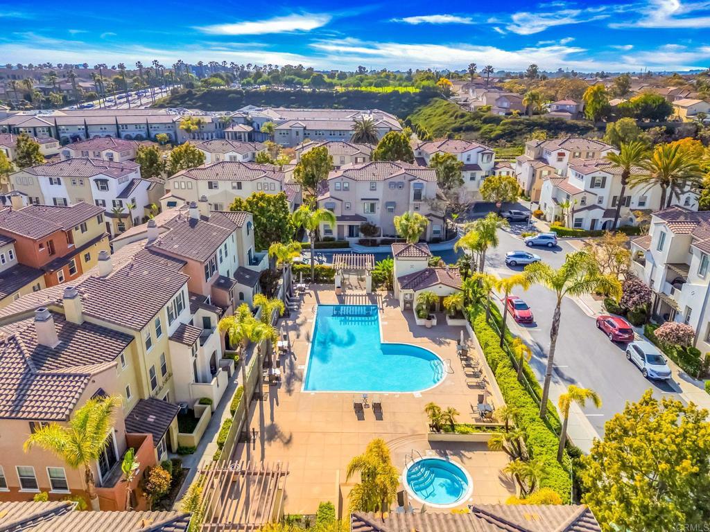 https://media.crmls.org/mediaz/139b4664-10d9-47ab-926d-efe9e34d0168.jpg?preset=X-Large