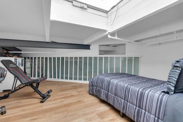 4053 Harlan Street, Emeryville CA: https://media.crmls.org/mediaz/139b4a34-1e26-48e8-9d79-a42604c64274.jpg