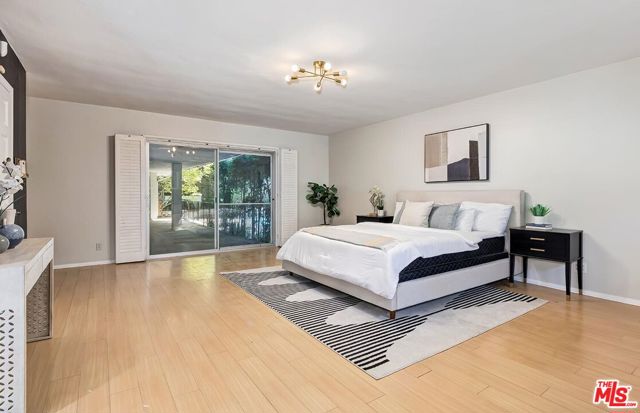 11410 Canton Drive, Studio City CA: https://media.crmls.org/mediaz/139baa85-2802-4afb-a80a-13635492abbc.jpg