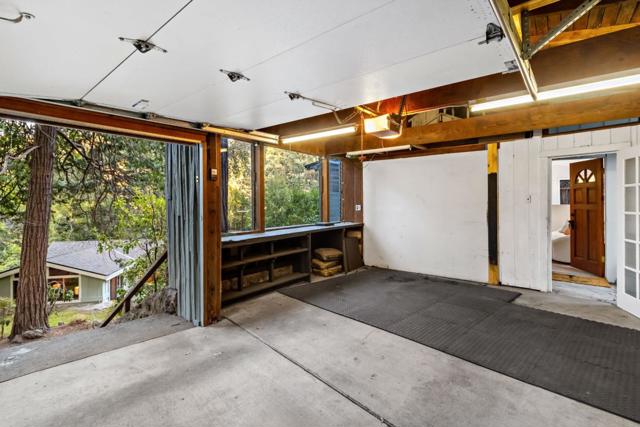 1019 Los Trancos Road, Portola Valley CA: https://media.crmls.org/mediaz/139c787d-80a5-463c-9f3c-5f102d4bbe44.jpg