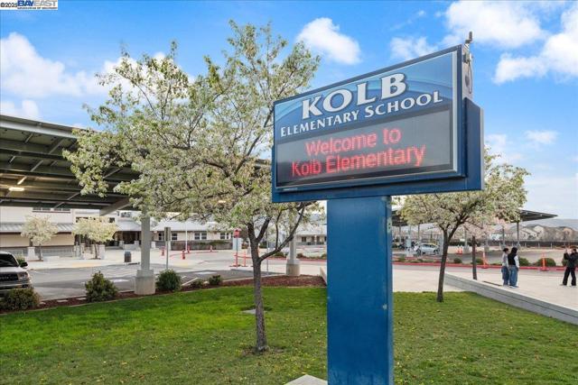 3933 Eminence St, Dublin CA: https://media.crmls.org/mediaz/139c8018-35b1-43e3-82ad-8a9d89db1446.jpg
