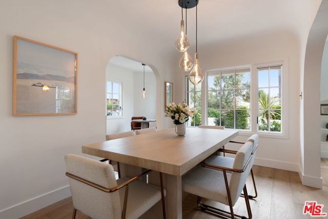 3864 3rd Avenue, Los Angeles CA: https://media.crmls.org/mediaz/139cc9d8-dd39-47c8-8347-54c2bf8b4e17.jpg