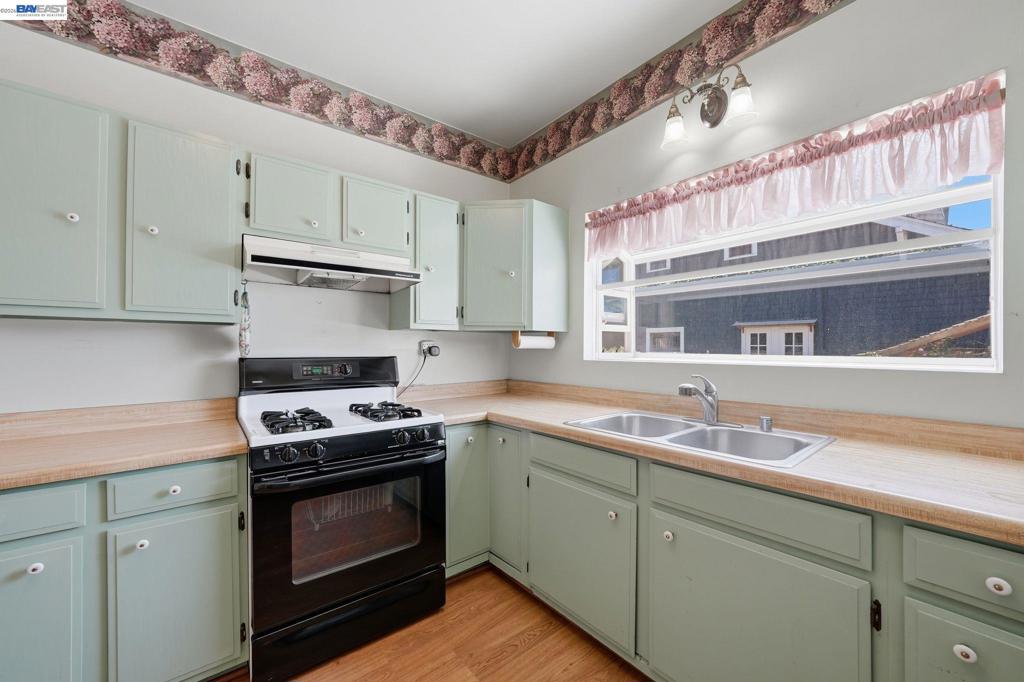 1412 30th St - photo 9
