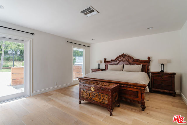 15514 Del Gado Drive, Sherman Oaks CA: https://media.crmls.org/mediaz/139d8f18-1a4e-427e-aa78-51e6117bbc58.jpg