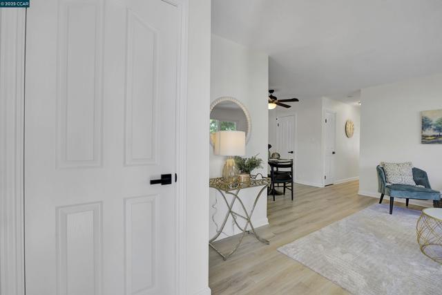1356 Del Rio Cir, Concord CA: https://media.crmls.org/mediaz/139e45a5-4301-4468-ac06-bcde2f1d697e.jpg