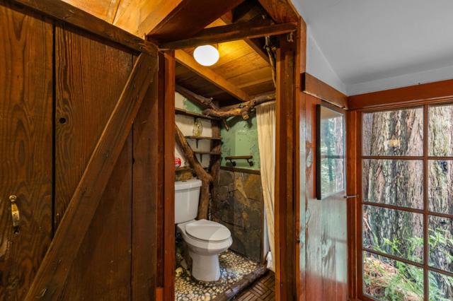 139 Redland Road, Woodside CA: https://media.crmls.org/mediaz/139e6cd2-7f22-4827-9c79-55a9768fad28.jpg