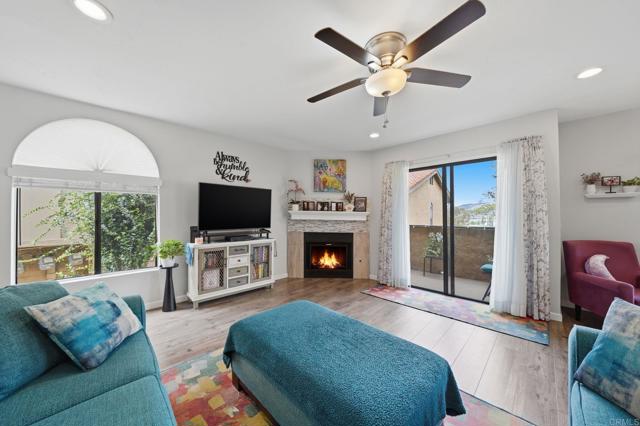 Detail Gallery Image 13 of 43 For 10794 Jeanne #UNIT F,  Santee,  CA 92071 - 2 Beds | 2/1 Baths