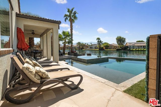 42871 Beato Drive, Indio CA: https://media.crmls.org/mediaz/139fe784-f59b-448f-8996-37ef23c3ebe0.jpg