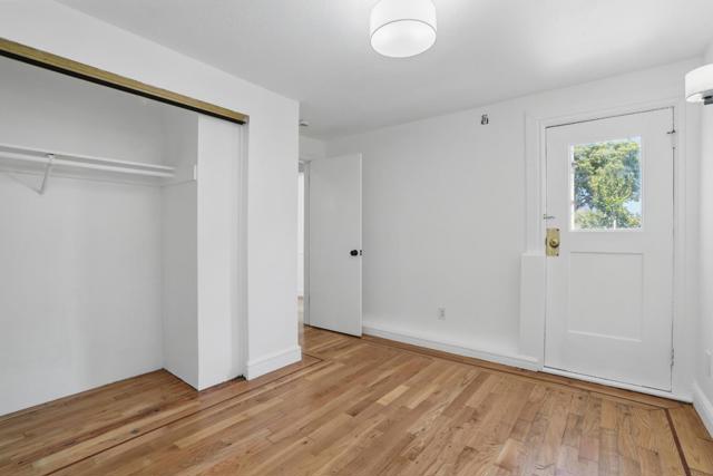 32 Cross Street, San Francisco CA: https://media.crmls.org/mediaz/139fea99-1abc-439d-9e11-923b7e0e5c5d.jpg