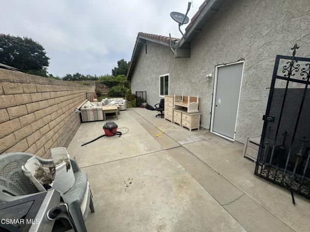 6439 Hazel Circle, Simi Valley CA: https://media.crmls.org/mediaz/13a150ab-bbe0-47cf-9c4a-1f773d70d564.jpg