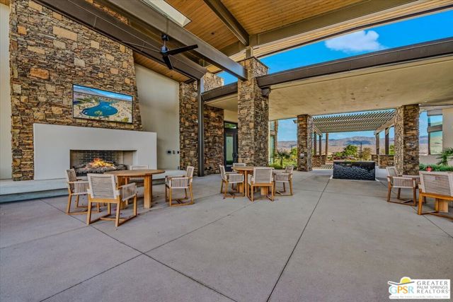 17 Cork Tree, Rancho Mirage CA: https://media.crmls.org/mediaz/13a16772-02e5-49a4-888c-7c8caf8e0665.jpg