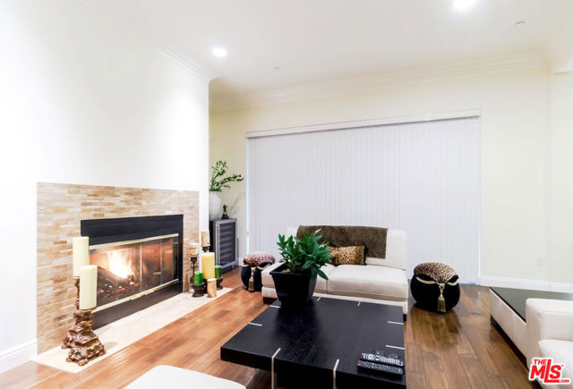 Image 7 of 25 For 4848 Wilshire Boulevard 102