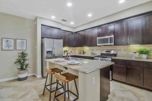 3927 Streamline Street, Sacramento CA: https://media.crmls.org/mediaz/13a18f2a-12ea-4815-9a8d-6465ecf1665b.jpg