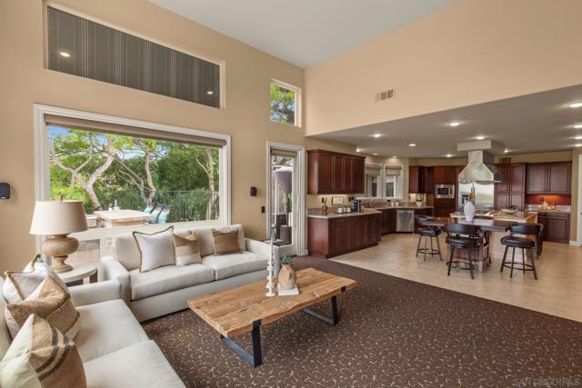 521 Latigo Row, Encinitas CA: https://media.crmls.org/mediaz/13a1fa11-705f-4dee-a7b3-a17e882e0f80.jpg