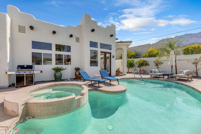 77440 Calle Ensenada, La Quinta CA: https://media.crmls.org/mediaz/13a2b90c-8669-47d2-92a9-2e30a3ee5442.jpg