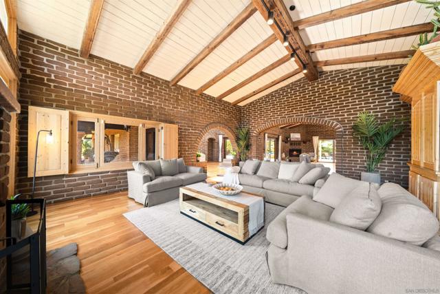 Image 73 of 75 For 1951 Cloverdale Rd