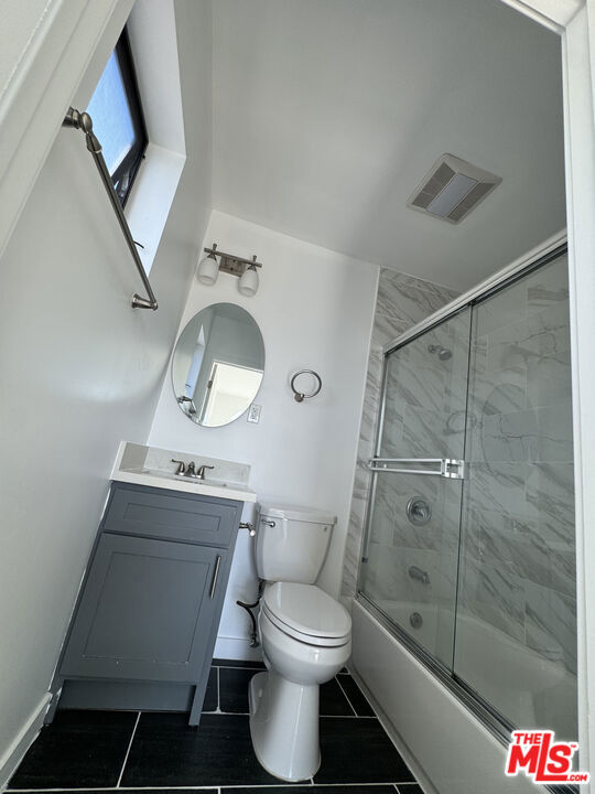1330 Arapahoe Street, Los Angeles CA: https://media.crmls.org/mediaz/13a339b3-8b50-4b7e-9c1d-277b8651f143.jpg