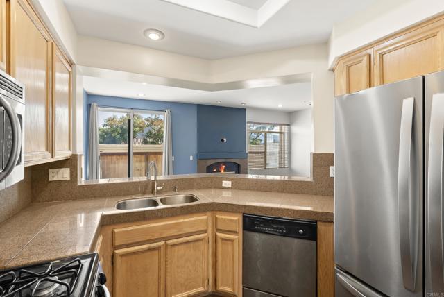 11358 Via Rancho San Diego Unit G, El Cajon CA: https://media.crmls.org/mediaz/13a3434c-d8ec-419b-924a-c26cefa59ab1.jpg