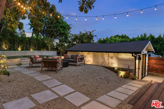 1644 Golden Gate Avenue, Los Angeles CA: https://media.crmls.org/mediaz/13a3dae6-f6df-4aea-82f6-0187e7b8dfc8.jpg