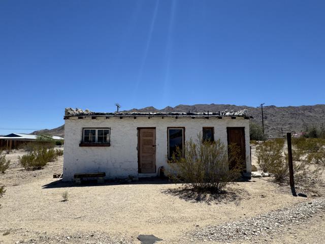 73392 Sullivan Road, 29 Palms CA: https://media.crmls.org/mediaz/13a3e793-0606-4c04-9c78-032ed06e4f40.jpg