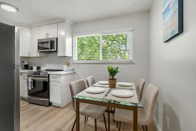 695 W Valley Drive, Campbell CA: https://media.crmls.org/mediaz/13a46f98-acaa-408b-8095-36c256f04ac3.jpg