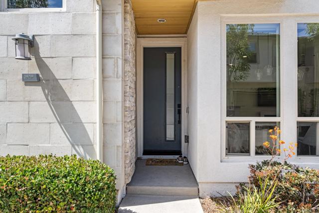 Detail Gallery Image 2 of 50 For 2575 Aperture Cir, San Diego,  CA 92108 - 3 Beds | 2/1 Baths