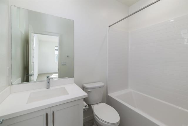 Detail Gallery Image 21 of 37 For 6140 Colt Pl #104,  Carlsbad,  CA 92009 - 3 Beds | 3/1 Baths