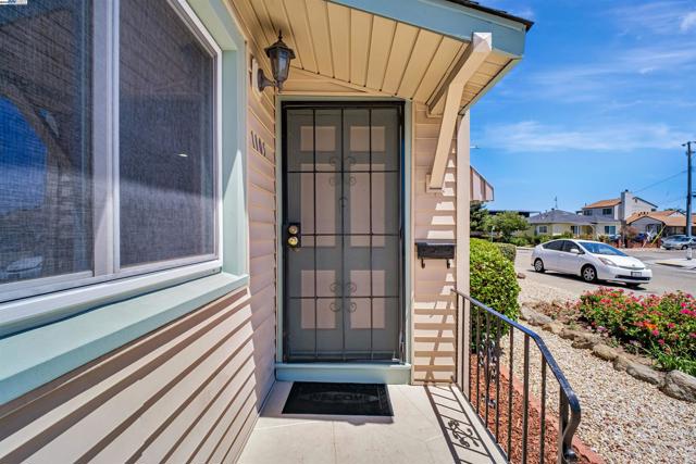 1105 Gardner Blvd., San Leandro CA: https://media.crmls.org/mediaz/13a56660-004f-4e2e-81d3-b985edba1faa.jpg