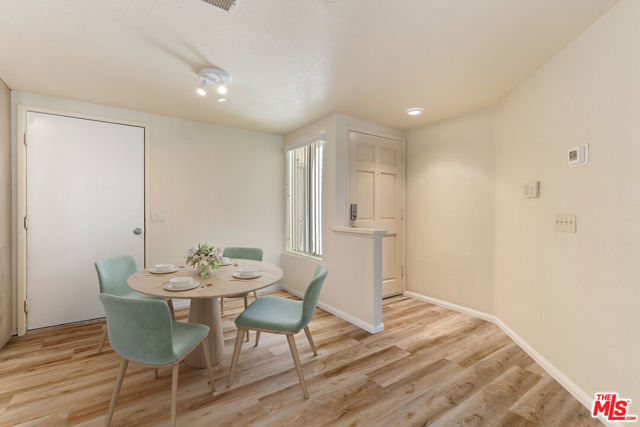 445 Ribbon Beach Way, Oceanside CA: https://media.crmls.org/mediaz/13a57e9c-1ec0-4eb8-9cb1-62e58c143e0e.jpg
