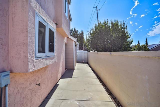 327 61st STREET, San Diego CA: https://media.crmls.org/mediaz/13a5c2d3-34db-49a7-924e-c59b806b4e48.jpg