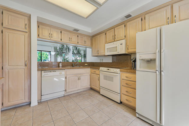 86 Palomino Circle, Palm Desert, CA 92211