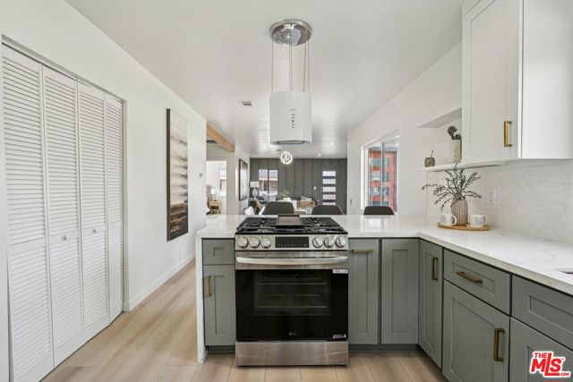 910 Arwin Street, Pasadena CA: https://media.crmls.org/mediaz/13a5df69-1d86-4a16-a7e8-7678912cd11c.jpg