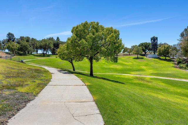 1824 Carolyn Drive, Chula Vista CA: https://media.crmls.org/mediaz/13a5e4ff-0282-45e4-91ed-c833f508e036.jpg
