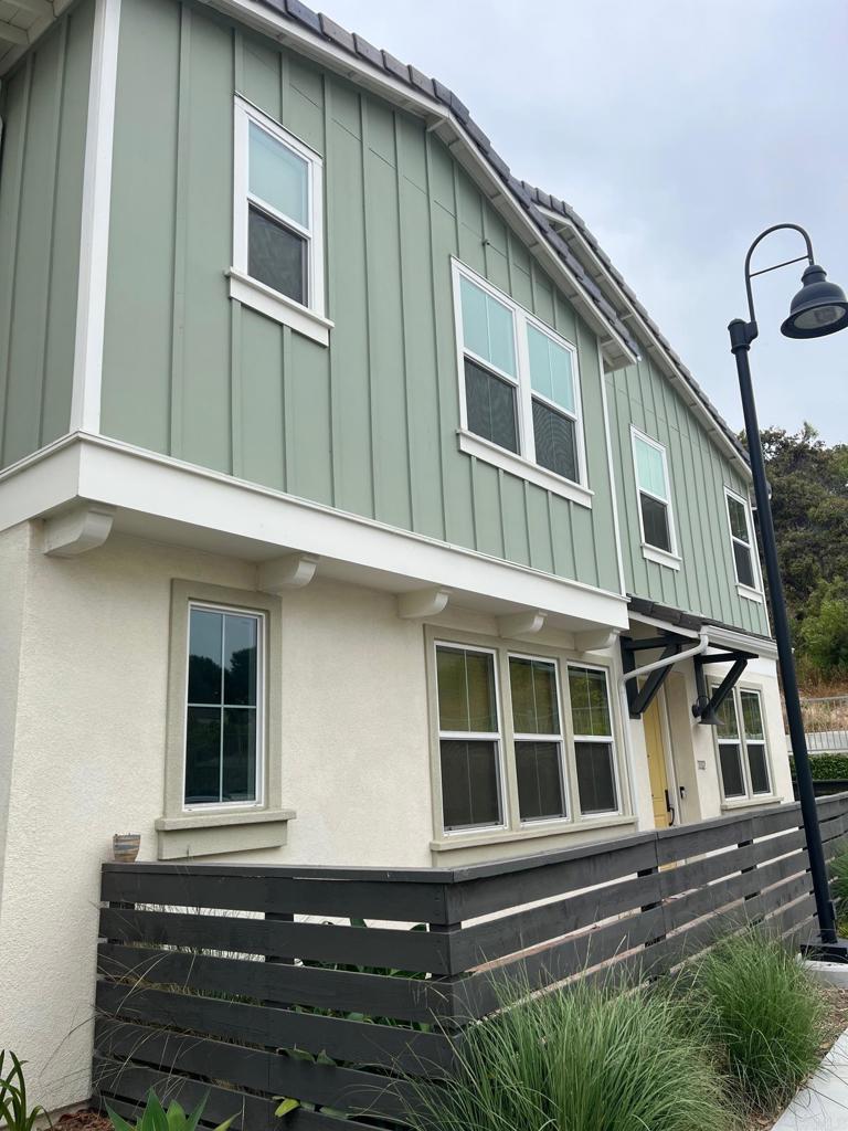 1112 Hibiscus Way