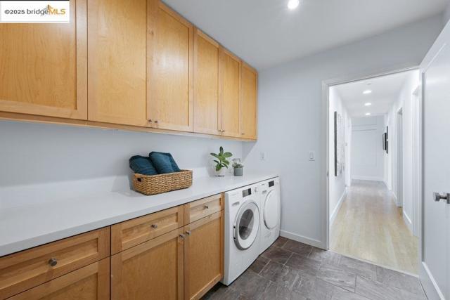 310 Pacific Ave, Piedmont CA: https://media.crmls.org/mediaz/13a664cd-d08c-4969-884a-47e490929a4a.jpg