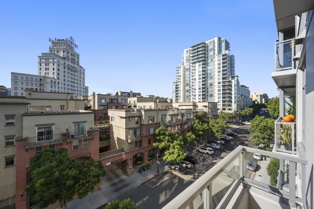 1441 9th Avenue, San Diego CA: https://media.crmls.org/mediaz/13a6a592-09d3-4299-a0d4-507c86ef0109.jpg