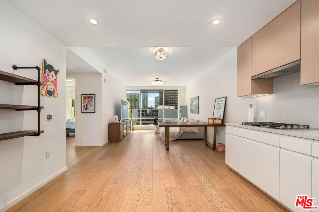 877 Francisco Street #707