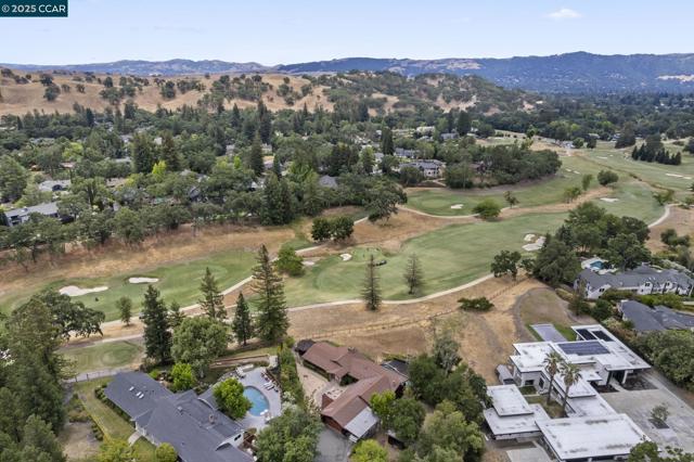 47 Bella Vista Ct, Diablo CA: https://media.crmls.org/mediaz/13a8744a-56be-4388-8185-290b13811fc2.jpg