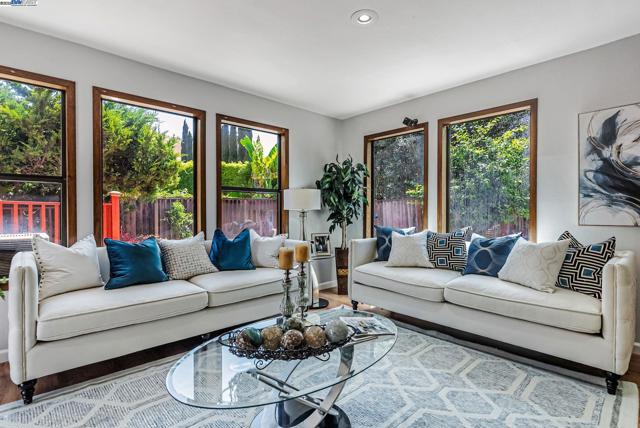 39622 Benavente Ave, Fremont CA: https://media.crmls.org/mediaz/13a8a1b6-4323-41c1-aac1-b65d4917df5c.jpg