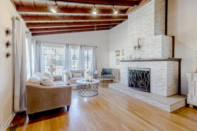 Detail Gallery Image 5 of 29 For 2920 Fairmount Ave, La Crescenta,  CA 91214 - 6 Beds | 4/1 Baths