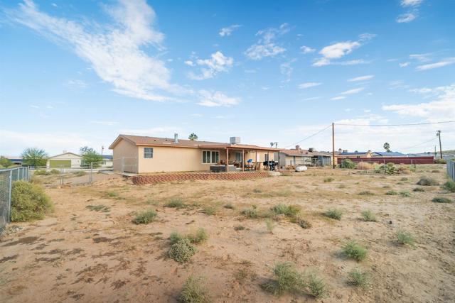 Detail Gallery Image 15 of 19 For 4740 Flying H Rd, Twentynine Palms,  CA 92277 - 3 Beds | 2 Baths