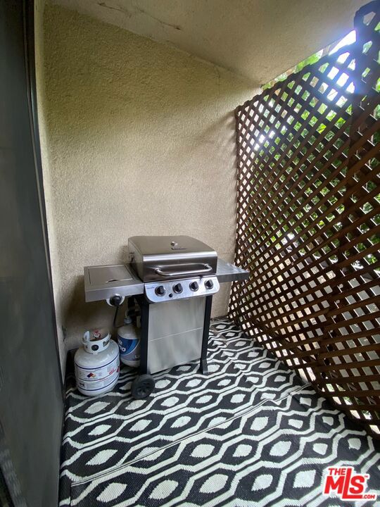 1825 Midvale Avenue, Los Angeles CA: https://media.crmls.org/mediaz/13a94d13-c770-420d-ae51-1f2839f8fd7d.jpg