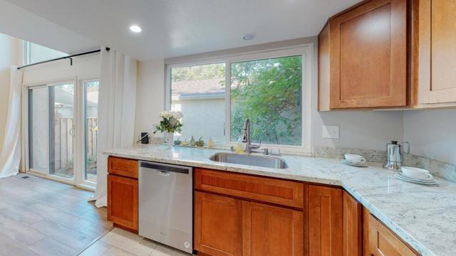 2 Morning Sun Court, Mountain View CA: https://media.crmls.org/mediaz/13a9e48d-2568-452c-a2d1-ce9ff29efc98.jpg