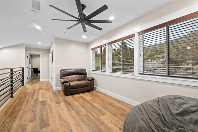 47145 Skyview Drive, Big Bear CA: https://media.crmls.org/mediaz/13aa4d89-7025-4a08-841e-87f47c001a10.jpg