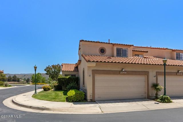 234 Country Club Drive, Simi Valley CA: https://media.crmls.org/mediaz/13aad45b-f813-425c-a98b-6224cee12b45.jpg
